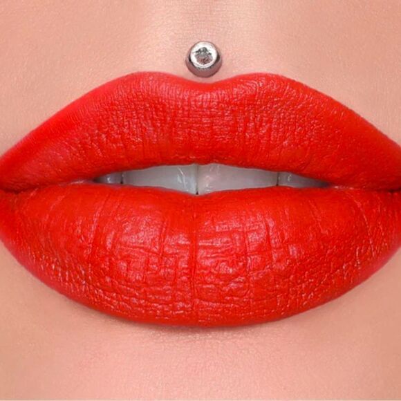 NIB Jeffree Star 2 Velvet Trap Lipstick - Chocolate Fondue & Communion Wine - Picture 2 of 9